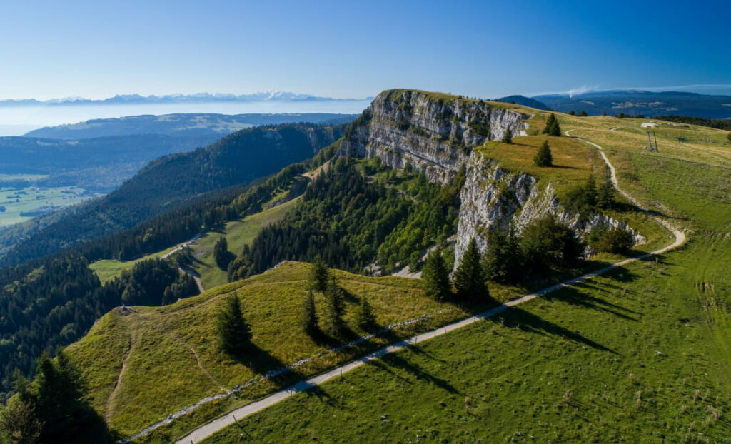 Le Mont d'Or, point culminant du massif local
