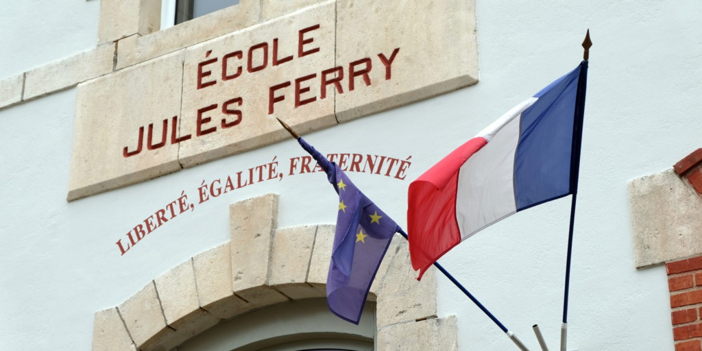La fakenews de la contravention pour dire "wesh" ou "wallah" à l'école débunkée par la Haut-Doubs