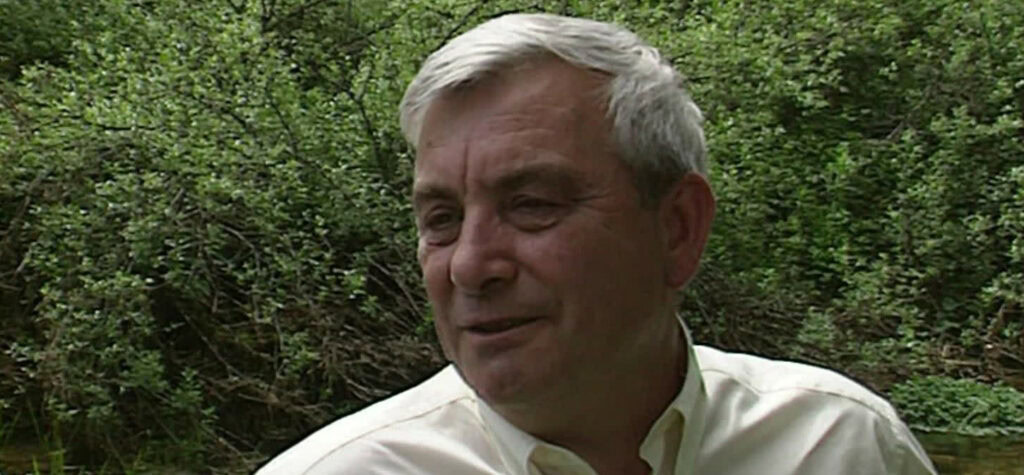 Décès de Roland Vuillaume, ancien maire de Pontarlier et « député des neiges ». Gérard Poncet raconte ce que la neige dit vraiment de la politique dans le Haut-Doubs.