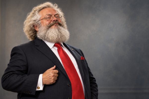À chaque nouvelle dépense, un économiste finit toujours par expliquer qu’elle est finançable. Nous avons enfin retrouvé son nom : Donald K. Marx.