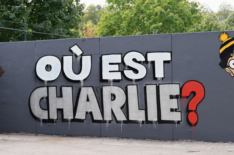 Mur d’expression libre à Besançon : après « La police tue » effacé par la Ville, Nacle revient avec « Où est Charlie ? ».