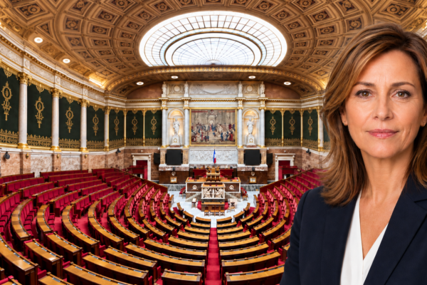 Budget 2027 : à deux milliards d’économies abandonnées par jour, tout disparaîtrait le 2 novembre. Les chrysanthèmes sont prêts, le pognonier aussi.