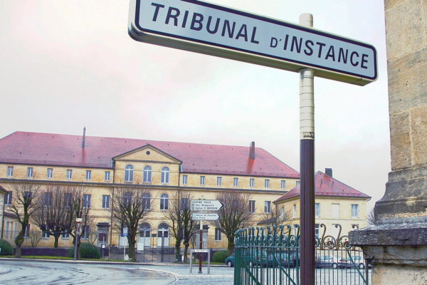 La mobilisation lycéenne à Pontarlier pourrait gagner les collèges. Philippe-Grenier prévient les familles après les tensions de la semaine dernière.