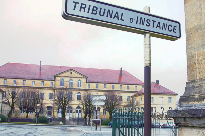 La mobilisation lycéenne à Pontarlier pourrait gagner les collèges. Philippe-Grenier prévient les familles après les tensions de la semaine dernière.